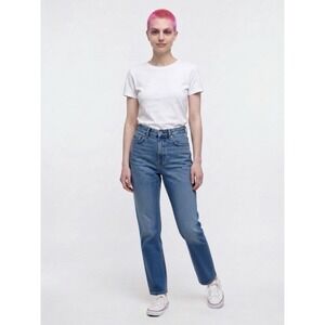 GuC Distressed Mom Jeans‎ American Eagle Size 2 High Rise jeans